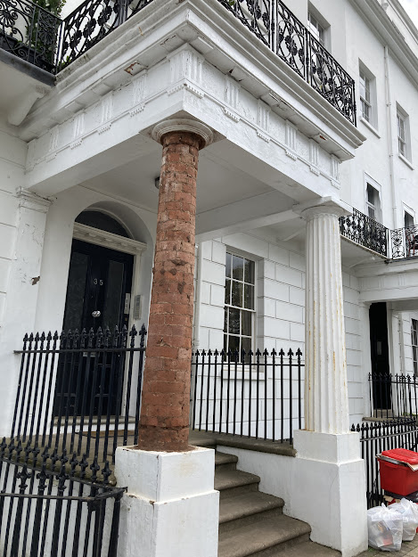 Clarendon Square, Leamington Spa.
Some fine brickwork recently displayed on this property in Clarendon Square. The fluted plasterwork, visible on the other pillar, has been removed revealing the tapering brickwork underneath.